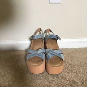 Baby blue Kork-ease platform sandals